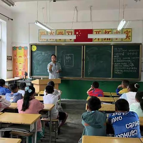 党改宇足球工作室方里学区赛前辅导活动