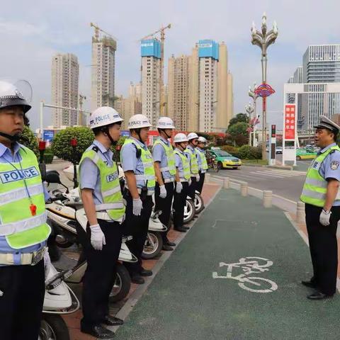 金台交警“铁骑”执法分队亮相街头