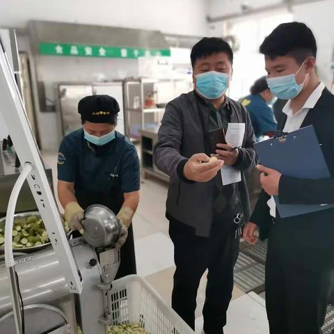 县乡两级联合督查  筑牢校园疫情防控“安全网”