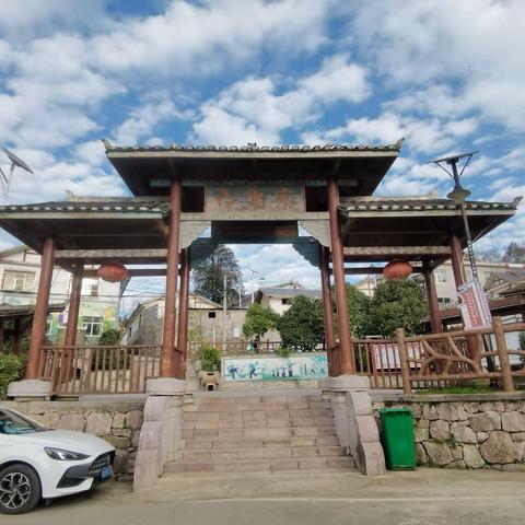 白岩：一个神奇的布衣古村寨