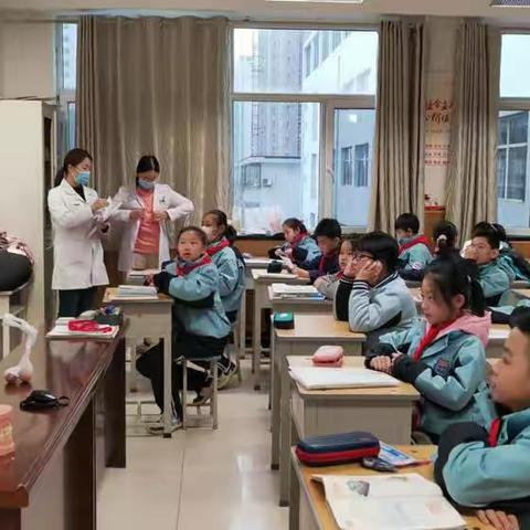 5年8班12月15日社团活动美篇----口腔健康，快乐成长