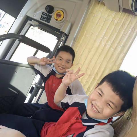 读万卷书，行万里路