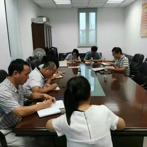 市委农办组织学习全省脱贫攻坚推进暨扶贫开发领导小组会议精神