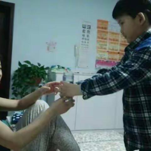 祝妈妈们节日快乐！😃😃😃西城小学五一班