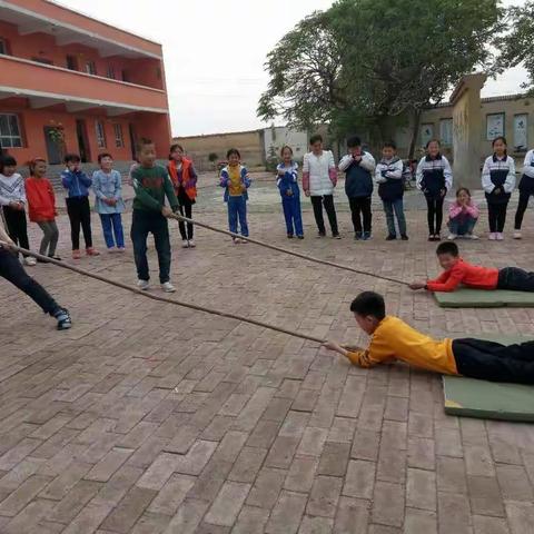 韩家庄小学：防溺水模拟演练进校园