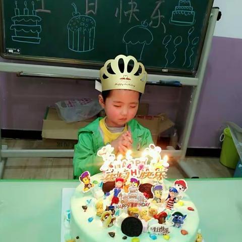 祝葛锦麟小朋友四周岁生日快乐👑👑👑