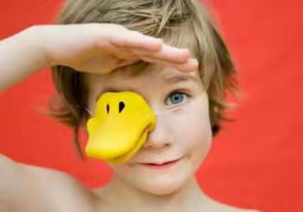 【家长进课堂】万婴麓山园18班菡菡妈妈：《保护小眼睛》