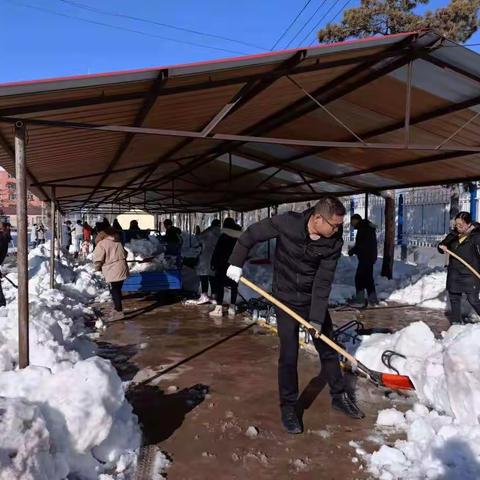 扫雪除冰暖人心(三)