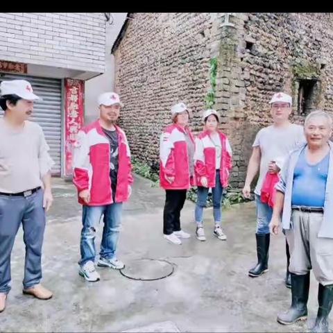 才下“抗洪”一线，又上“自救”战场