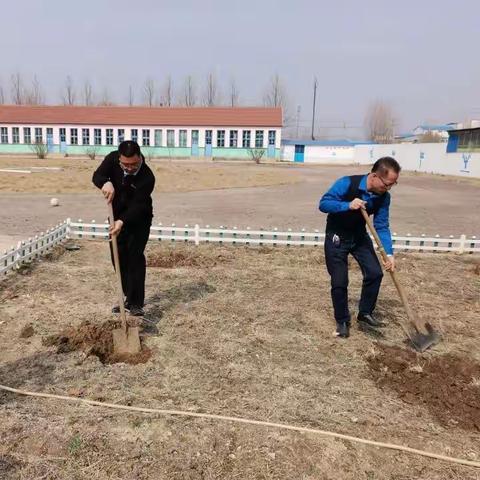 巾帼尽显风姿，须眉责任担当——“三八”节赶仙庄小学男教师们这样度过