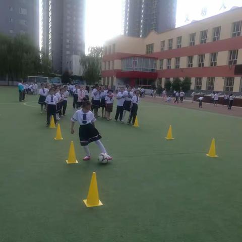 二六班 社团活动快乐的足球天地