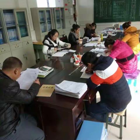 绥江县莲花小学教职工教育扶贫及控辍保学我们在路上