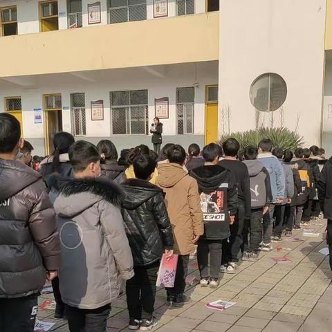 铭记苦难历史    汲取前行力量           ——西马村学校国家公祭日主题活动