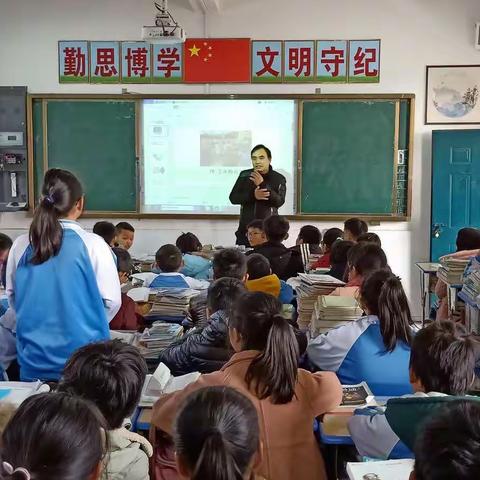 分角色朗读，揭童话主旨——记张国勇老师的公开课《皇帝的新装》