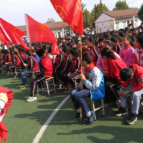 时刻准备着！为共产主义事业而奋斗———华英学校新队员入队仪式