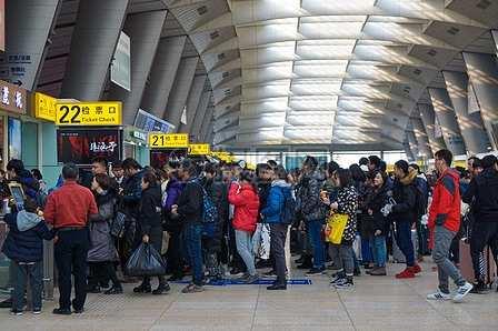 晋阳街小学寒假安全教育——-“爱路护路从我做起”