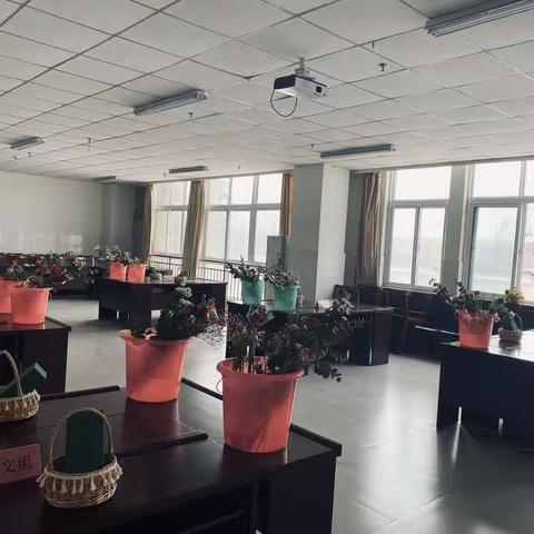 花漾生活 幸福绽放 ——2021年航空港区高级中学迎三八 “雅兰入室”插花活动