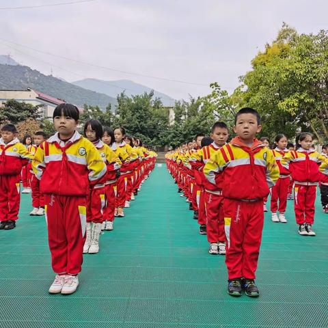 金秋十月       收获的季节——兴义市泓溪小学四（2）班