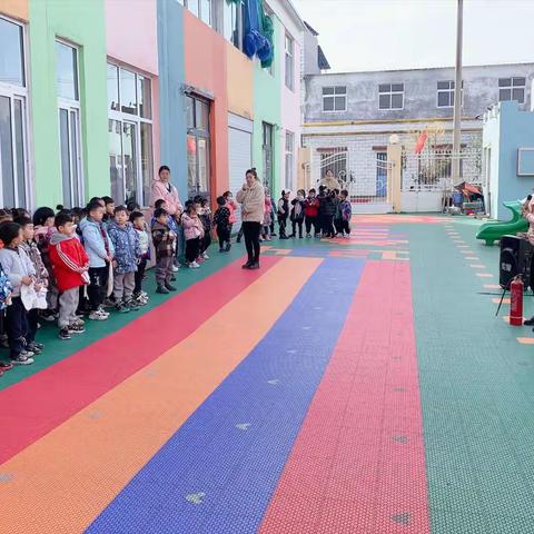 苹果树幼儿园消防演习2021.11.11