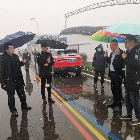 区科协邀请农技专家蔬菜大棚“把脉”，助力乡村振兴