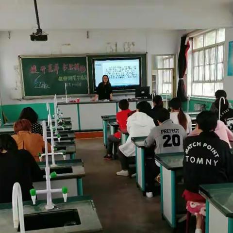 展教师风采 促技能提升——新寨中心小学举办教师钢笔字练习活动