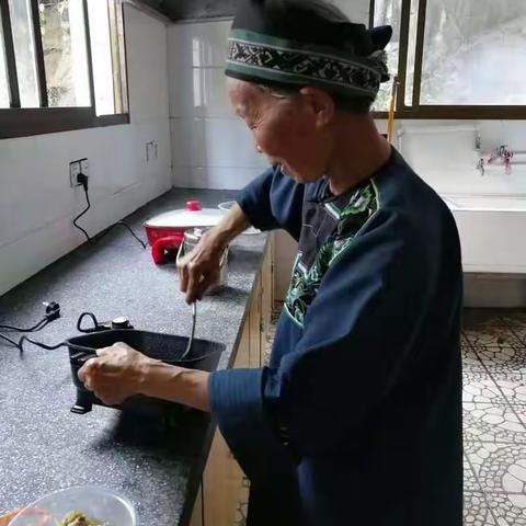 自助食堂 温暖共享  -----记湘西州肿瘤医院自助食堂开放