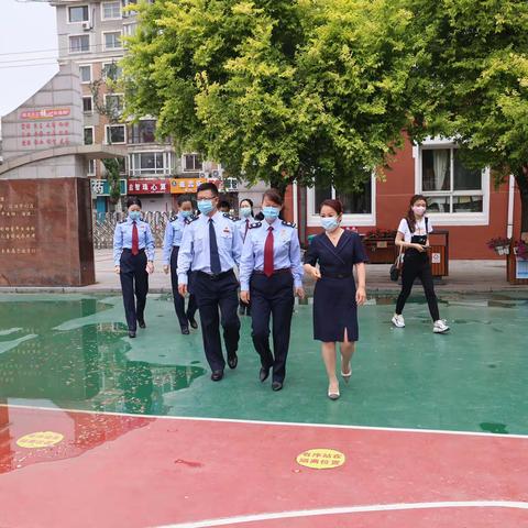 开原市实验小学举行开原市第一所少年税校挂牌仪式