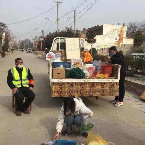 开通蔬菜配送车，解决群众吃菜难