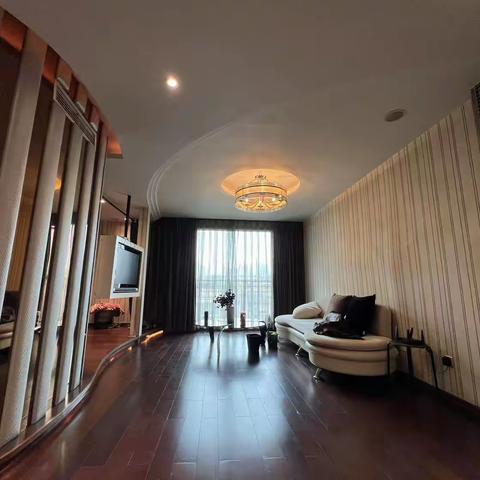 🌟🔑🔥全城轰动，凯旋滨江，房东血亏豪装套二，56.8万，产权75，品牌家具家电。v61234