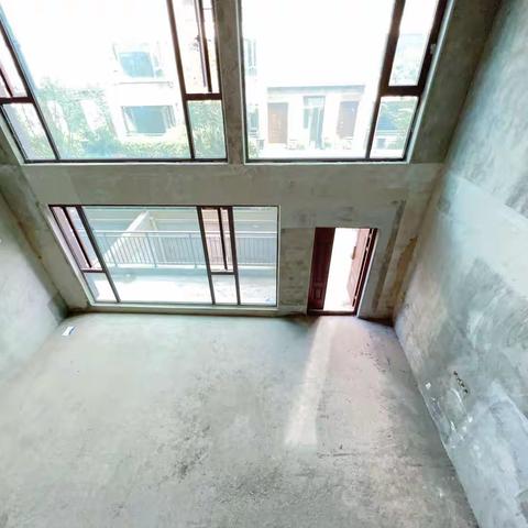 ⭐️🔑亏本急售208万，观江府下叠，产权133，5-3-3，带70平花园。电梯已做好总共4层。v61234