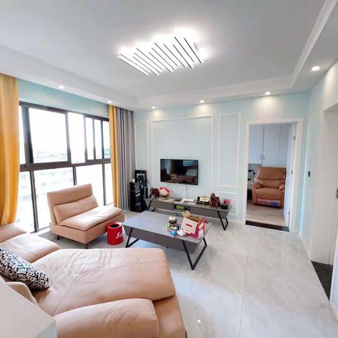 ⭐️🔑亏本20万，东站旁，62.8万阳光珑悦台小高层中间楼层，产权79精装修3-2-2，带产权车位，装修9.9成新。v61234