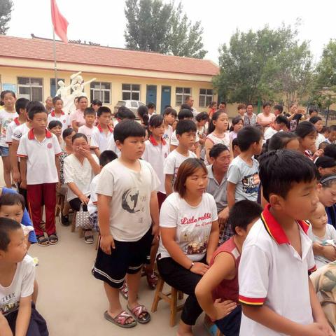 防溺水安全教育-——石寨小学2018春季学期末家长会