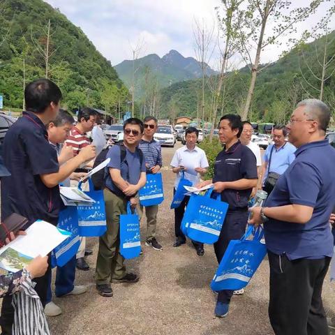 广泛动员  积极参与  深入开展安全生产月咨询日活动