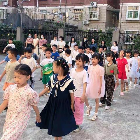 双向衔接，同心共育——南丰县子固小学、第二幼儿园携手开展幼小衔接回访座谈会