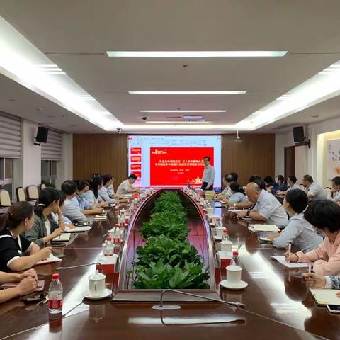 从党史中汲取营养 在工作中锻炼成长   ——行领导李宏恩同志讲党课