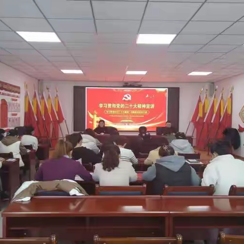 奋进新时代 巾帼绽芳华