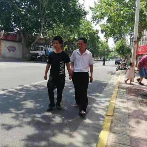 幸福的彝族少年