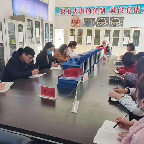 禁种铲毒——子雨中心小学开展禁毒教育活动