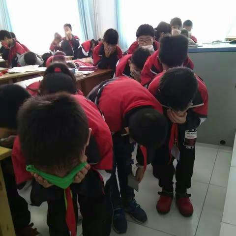 消防演练，实战演练。生命无价，安全第一。三一班