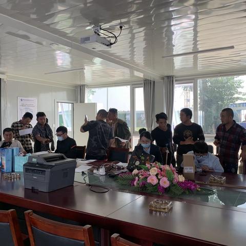 住房金融服务中心联合机场南路支行外出营销建融家园和裕农通卡