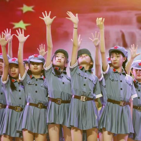 心中有情，笔下生花——512班（下）佳作第十二辑《形形色色的人》