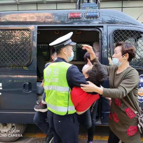 警民一家亲，学生在我心