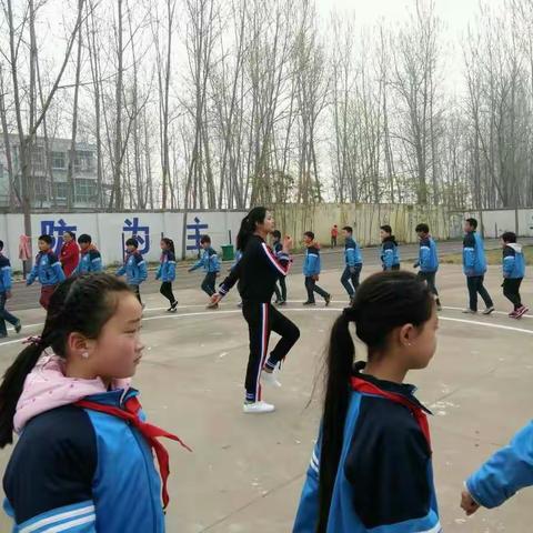 田艳老师体育观摩课