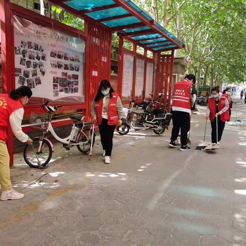 中山街道南小街社区开展环境卫生清整志愿服务活动