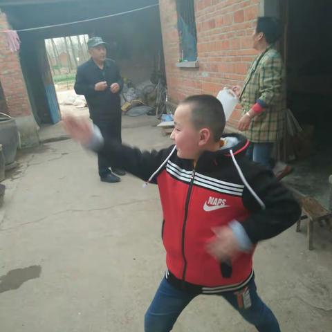 最美不过一家人。