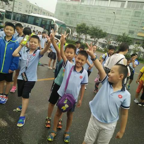 炎炎夏日，我跟着妈妈去研学啦！锻炼锻炼自己，充实一下我的暑假生活。😊