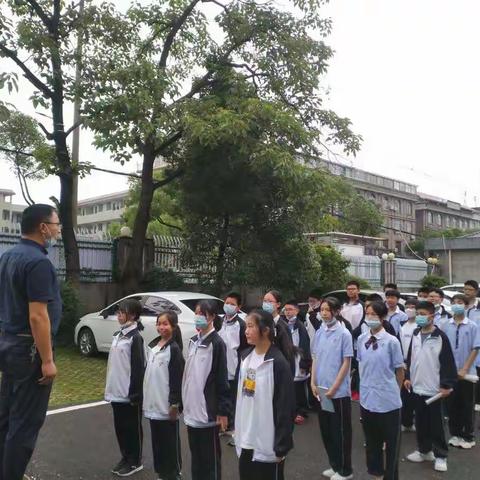 增强防溺意识   绽放生命光芒      ---七18班防溺水（体验式）专项教育活动