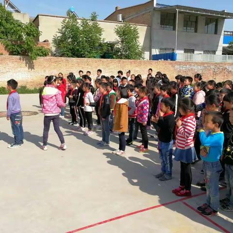 田阜乡马驹小学防踩踏安全演练