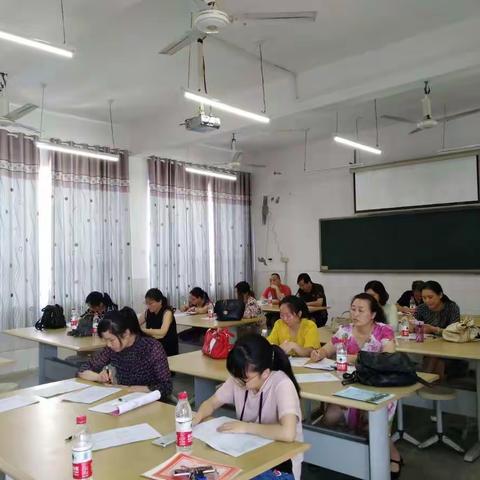 变学科教学为学科教育，助推核心素养融入课堂——芦淞区历史学科核心素养培育研讨会在体育路中学举行