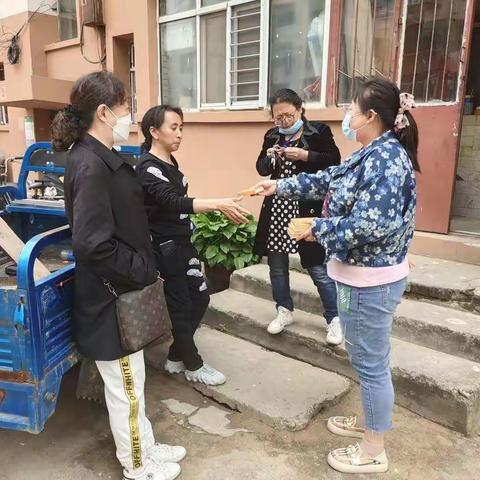 五福社区开展药具免费发放活动